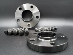 Maserati Grecale Wheel Spacers - CFP - 20mm - Black - set of 2 w/ extended bolts Maserati Grecale Wheel Spacers - CFP - 20mm - Black - set of 2 w/ extended bolts